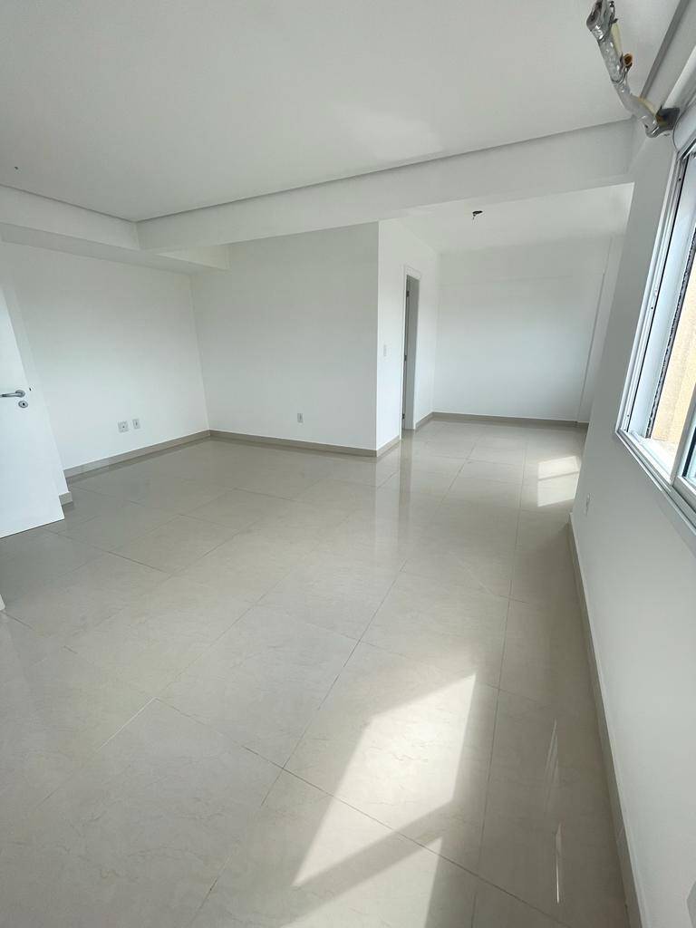 Apartamento à venda com 4 quartos, 217m² - Foto 28