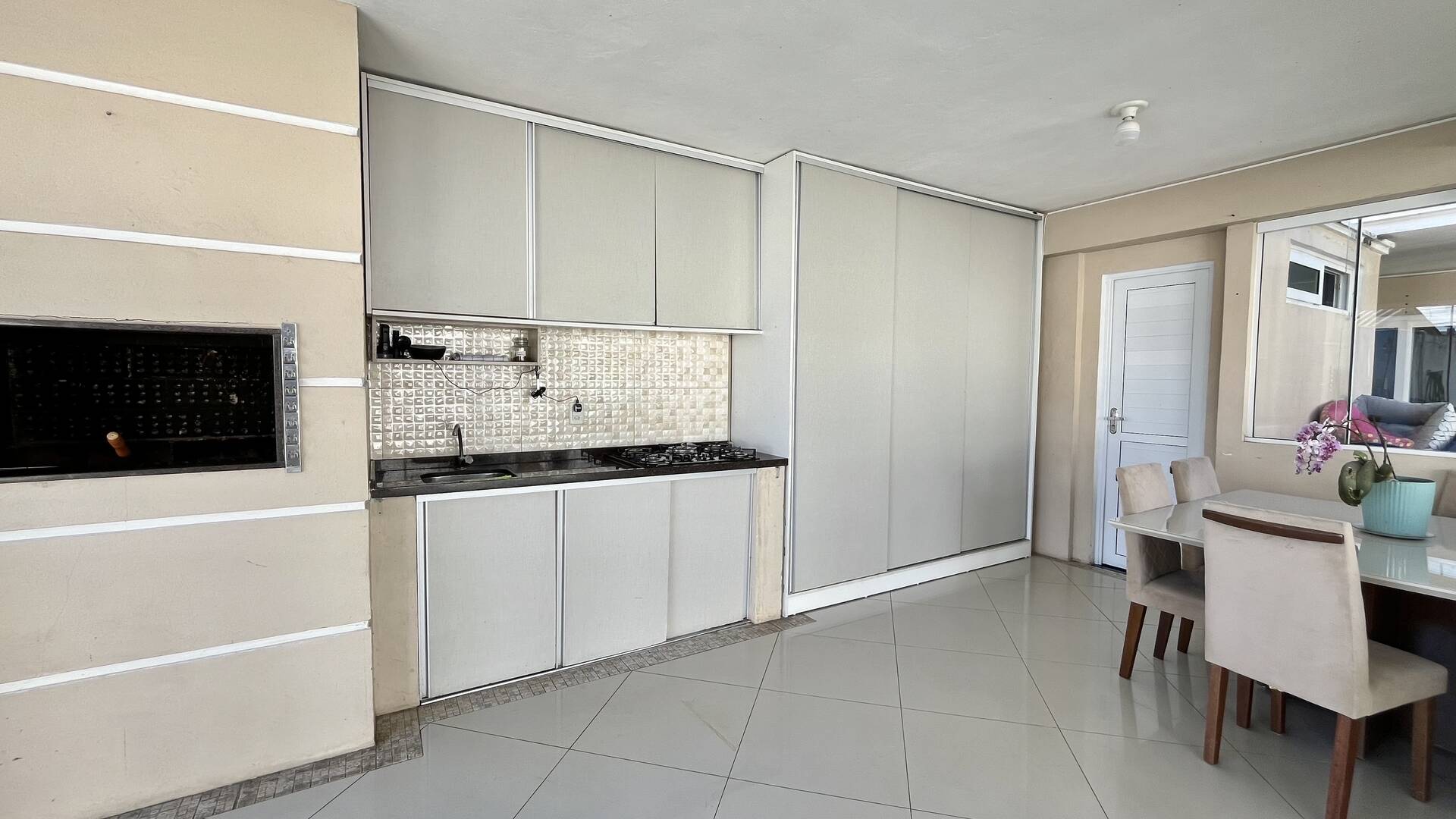 Casa à venda com 3 quartos, 117m² - Foto 11