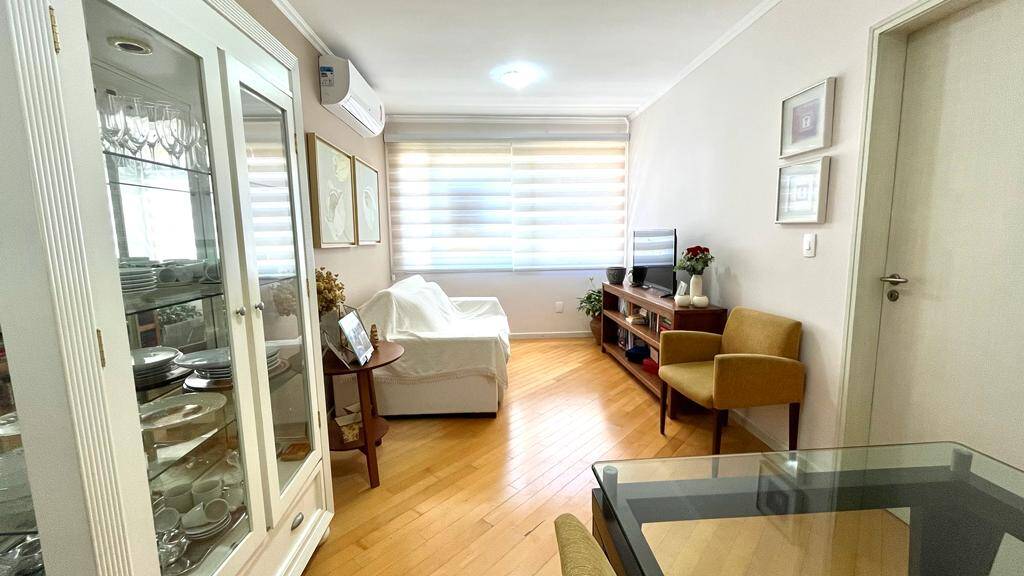 Apartamento à venda com 2 quartos, 67m² - Foto 1