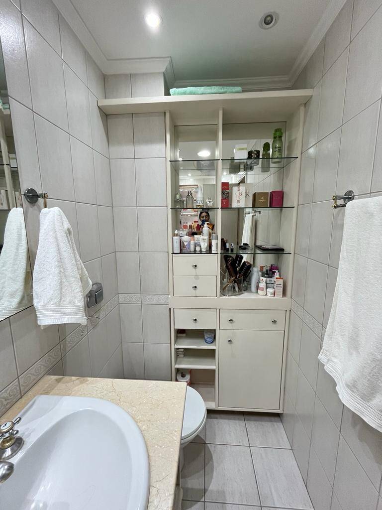 Apartamento à venda com 2 quartos, 67m² - Foto 12