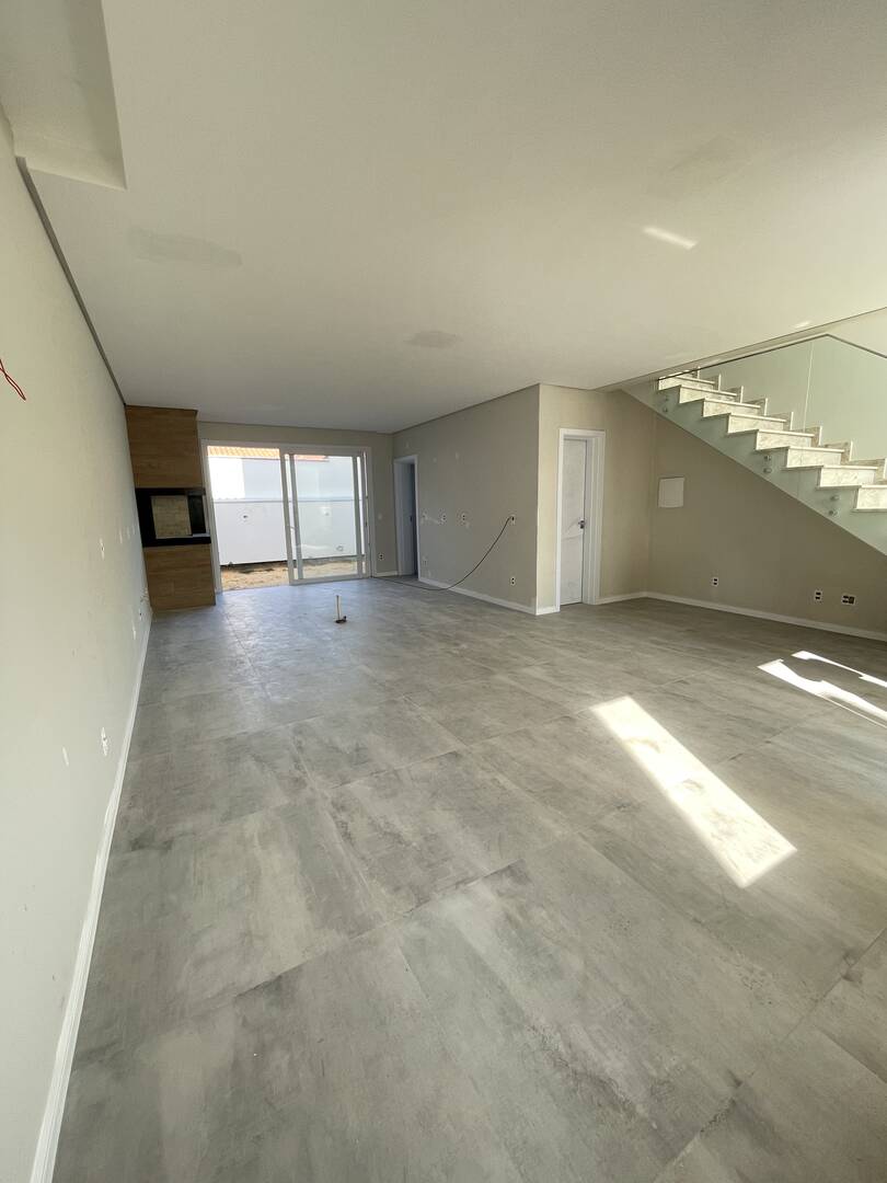 Sobrado à venda com 3 quartos, 128m² - Foto 1