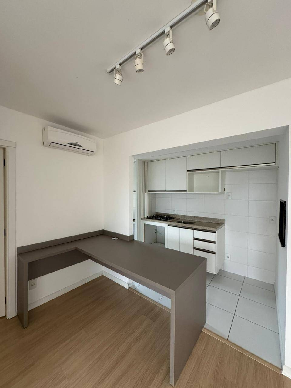 Apartamento à venda com 3 quartos, 76m² - Foto 26