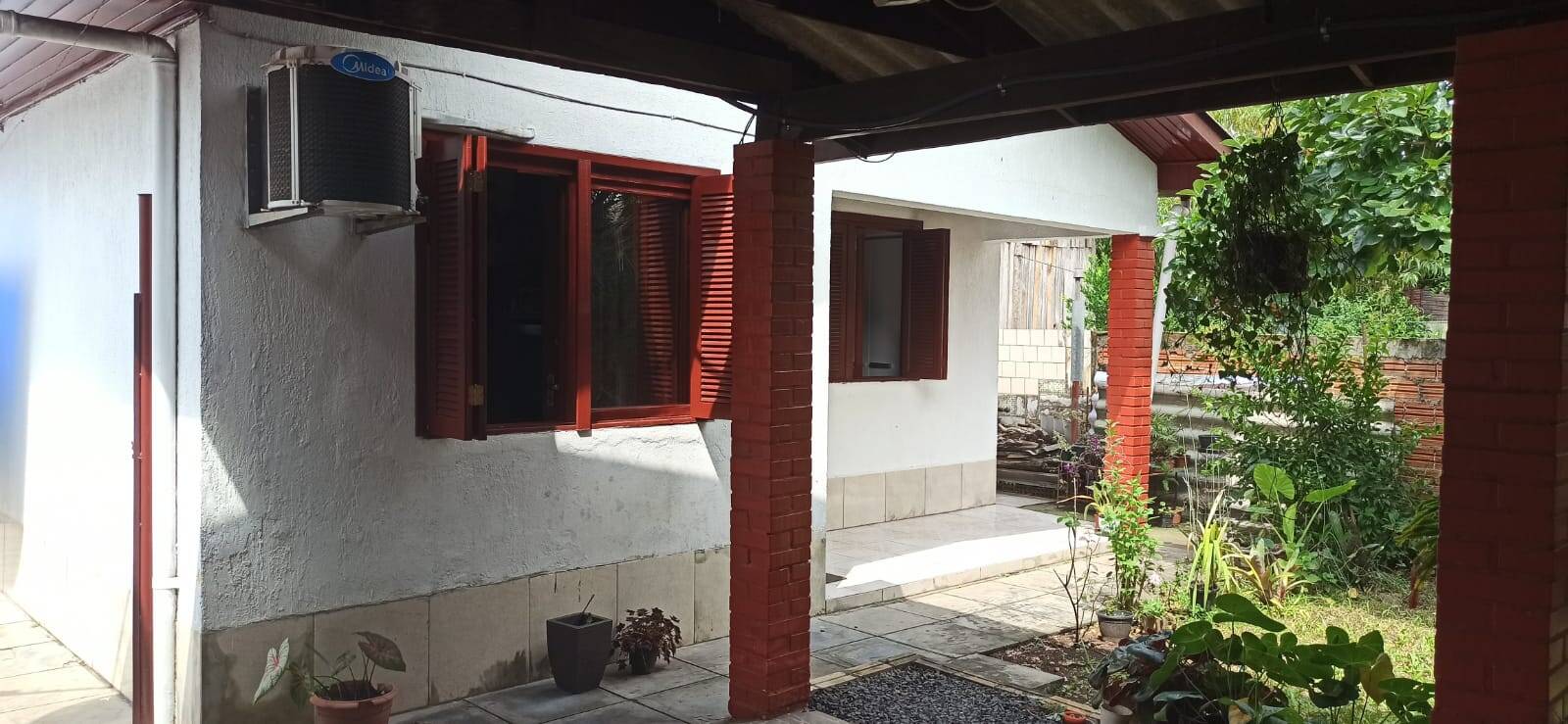 Casa à venda com 3 quartos, 149m² - Foto 1