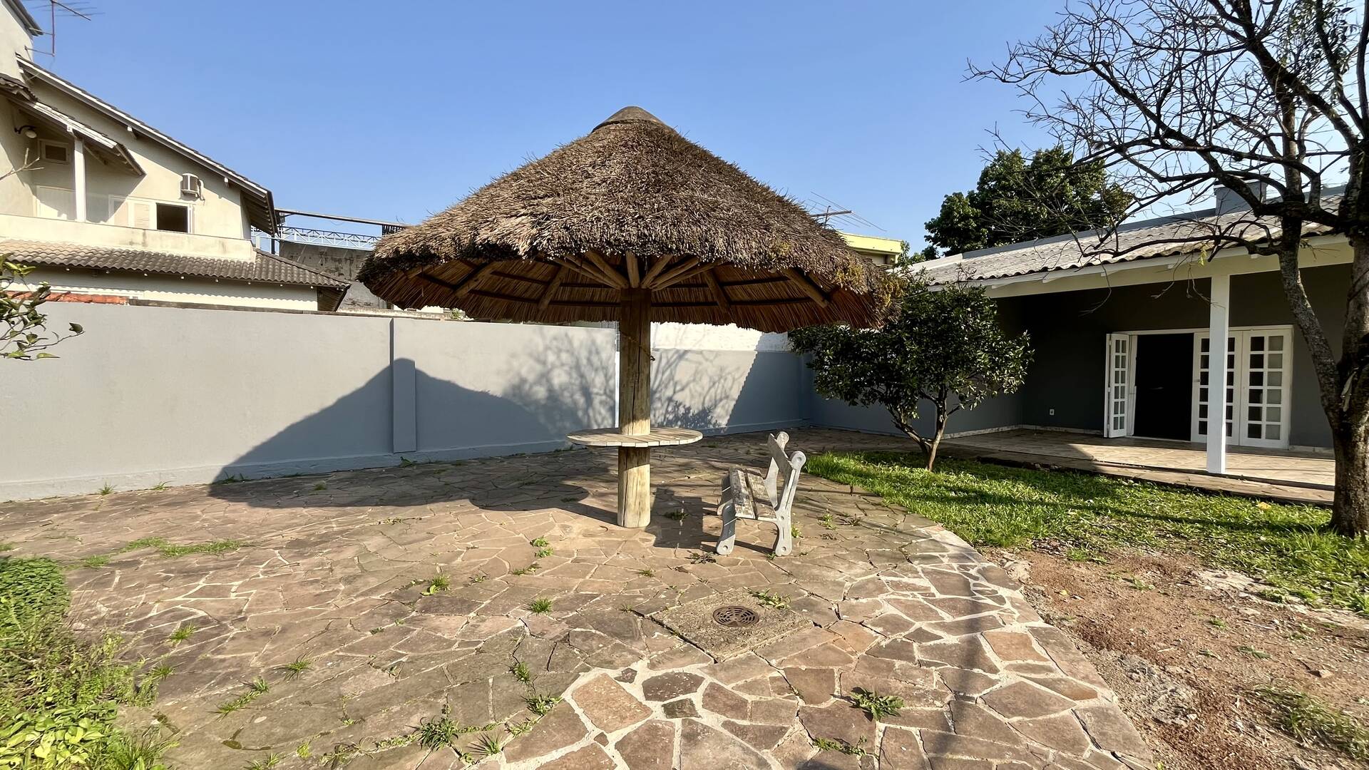 Casa à venda e aluguel com 6 quartos, 350m² - Foto 28